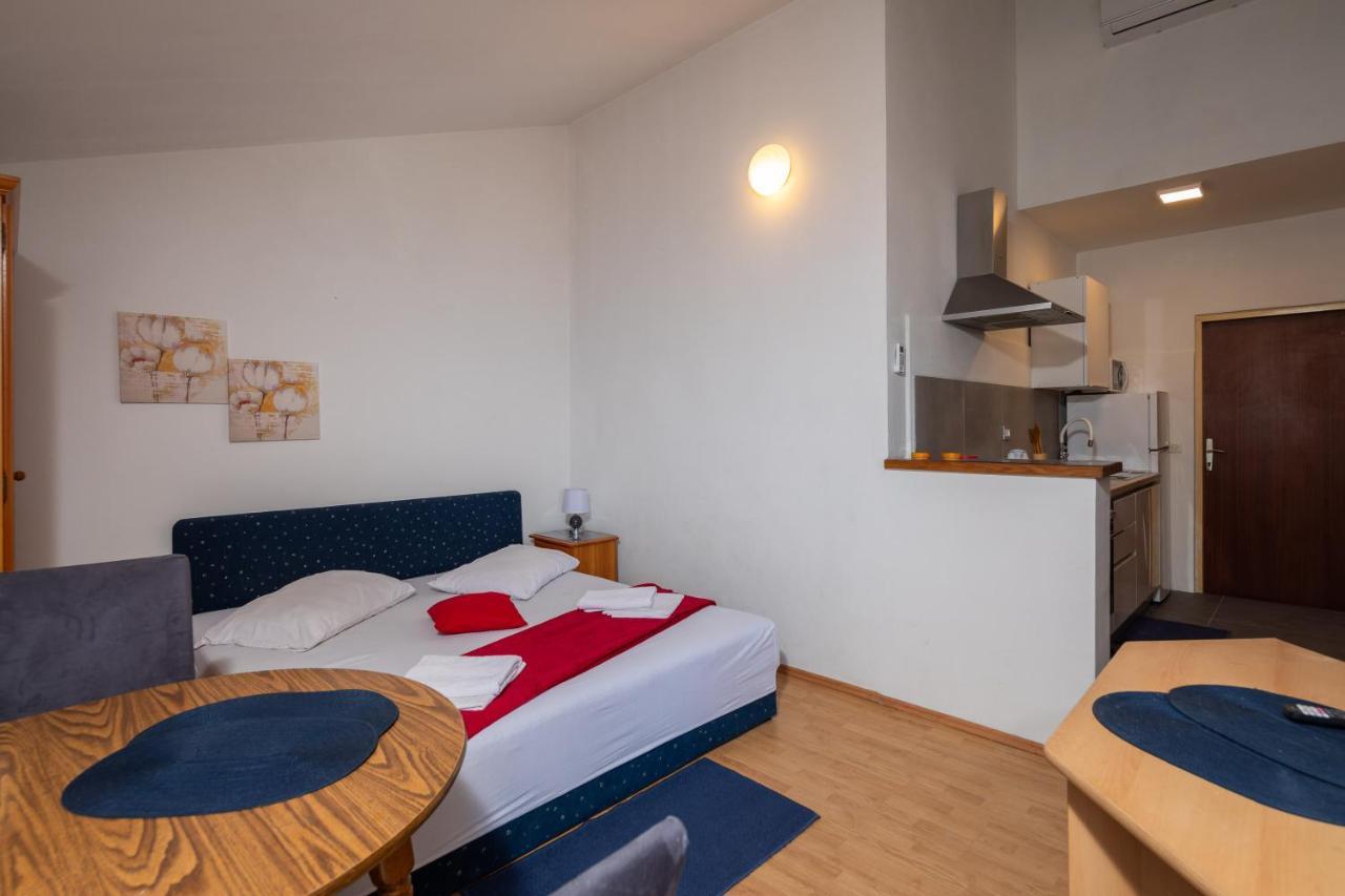 Beach Apartments Borovina Stanici Luaran gambar